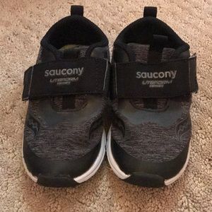Saucony liteform toddler sneakers 9W